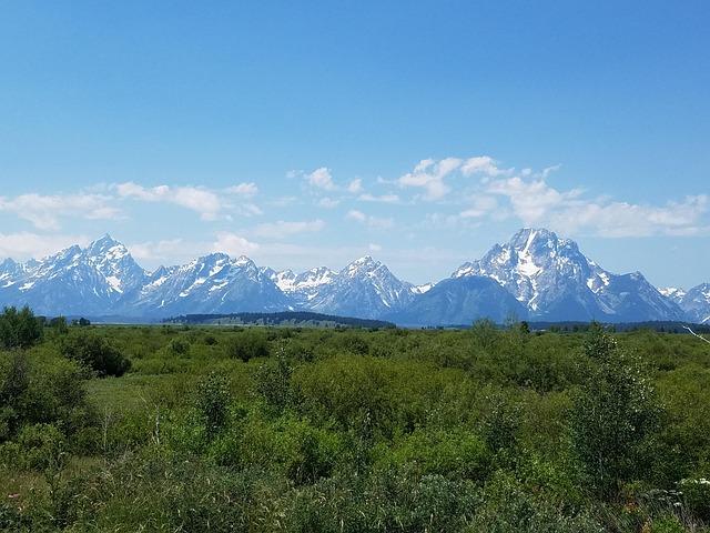 Wyoming Wonders: Your Ultimate Travel Guide to Majestic Landscapes and Rich Western Heritage